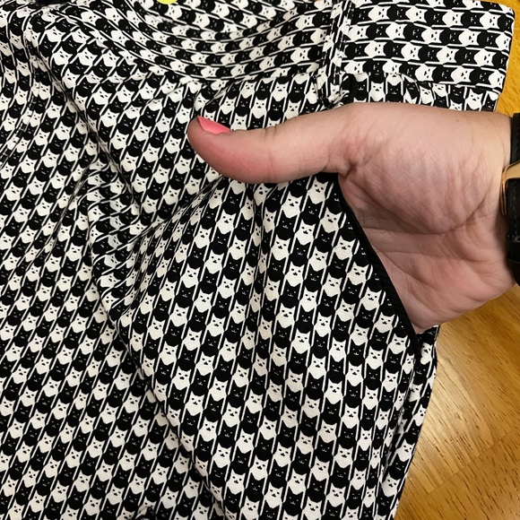 Betabrand pants, 5 pockets, women’s XL, Catstooth print, black & white. NWOT. - Picture 3 of 13